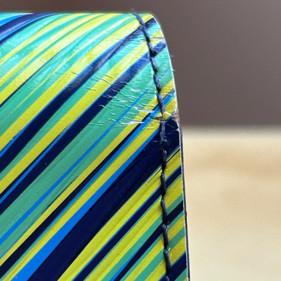 Louis Vuitton Epi Tropical Twist Wallet Limited Edition - Picture 9 of 16